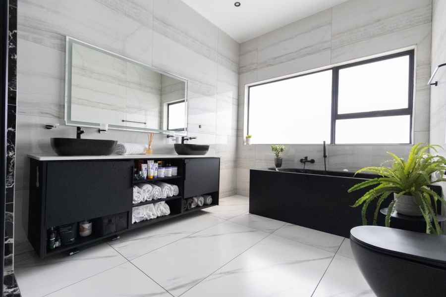 5 Bedroom Property for Sale in Cashan North West